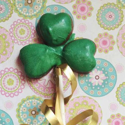 Image for Easy Shamrock Candy Suckers Recipe
