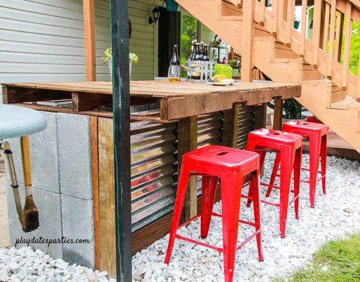 Diy Outdoor Bar With Cinder Blocks And, How To Build Corrugated Metal Bar