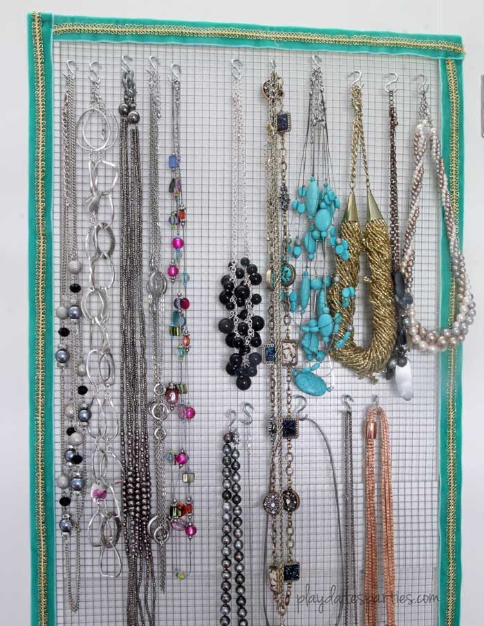 When house renovations go wrong, do a little something for yourself like this DIY jewelry holder.