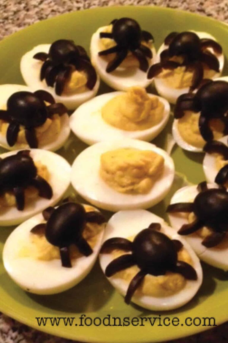 19 Spooktacular Black and White Halloween Party Ideas