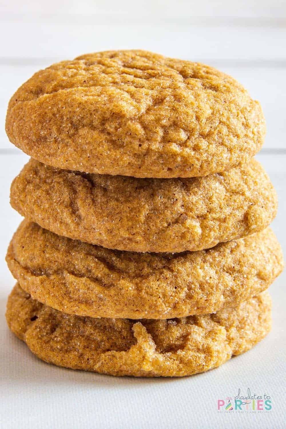 Front view of a stack of cookies.
