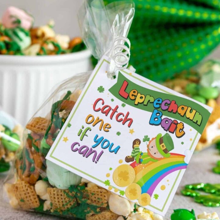 A Leprechaun bait printable tag on a bag of St. Patrick's Day snack mix.