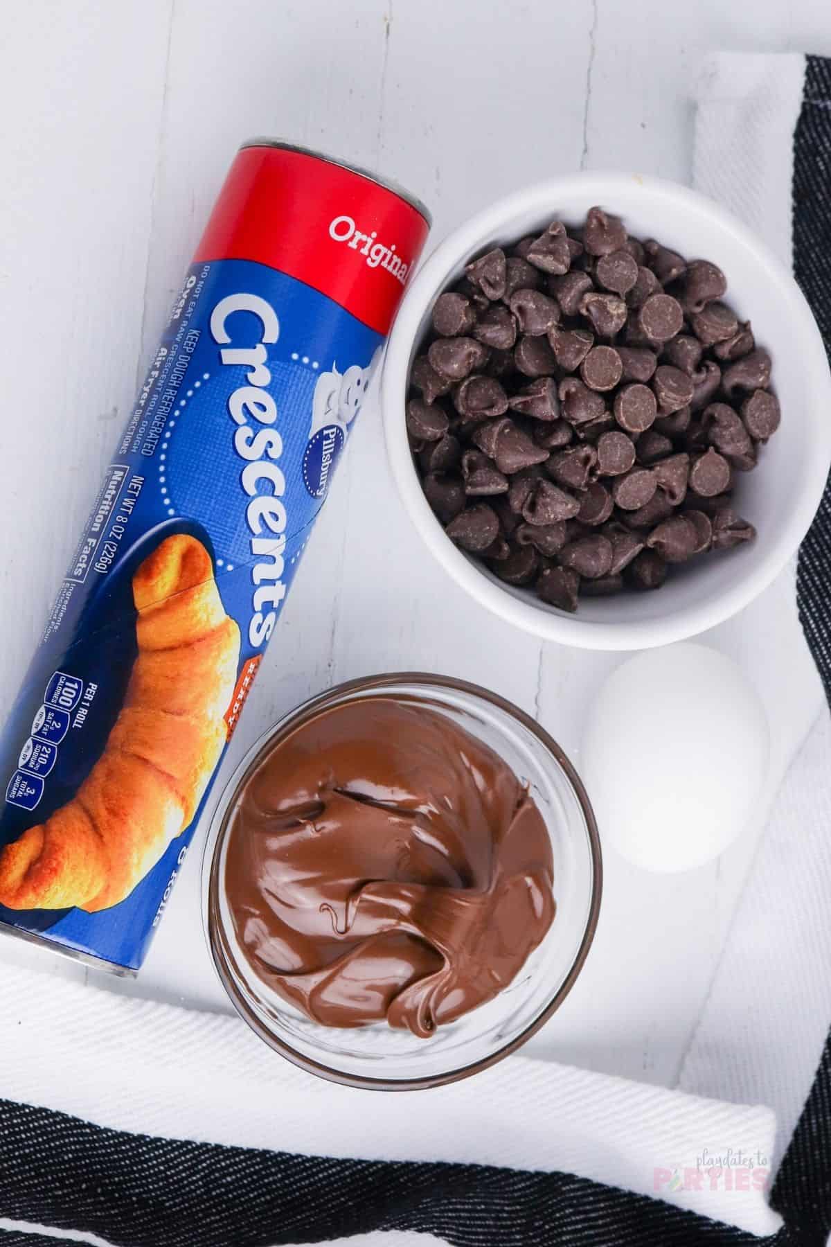 4 Ingredients for Nutella stuffed crescent rolls.
