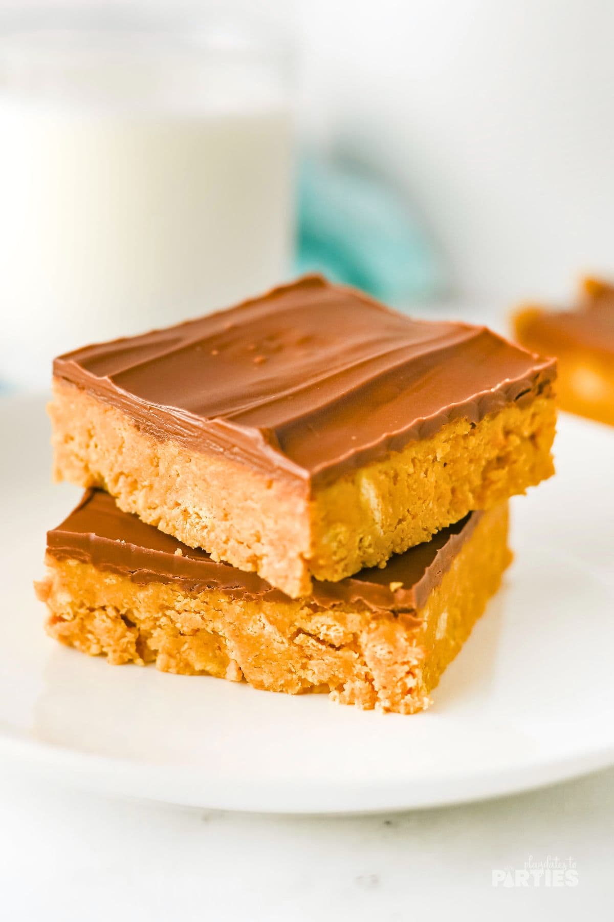 From the side you can see the crunchy bits of graham cracker in the peanut butter.