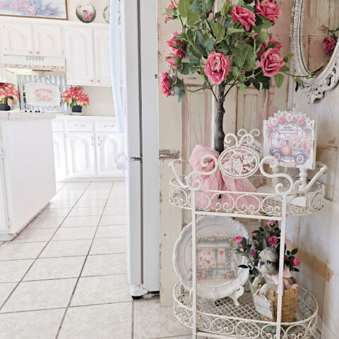 Image for Penny's Vintage Home: Valentine Market Cart